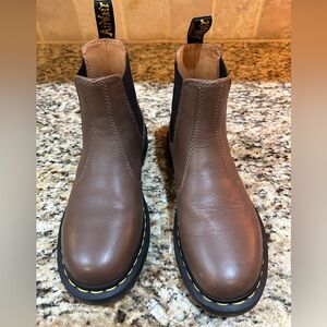 Dr. Martens Tan/brown womens size 7 men’s 6 Artimus Leather Chelsea Boots new